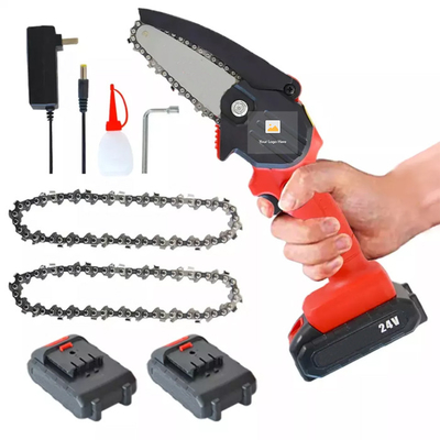 6 นิ้ว 300W แบตเตอรี่แบบพกพาเครื่องเลื่อยโซ่ Handhold ไฟฟ้าตัดไม้ไร้สาย